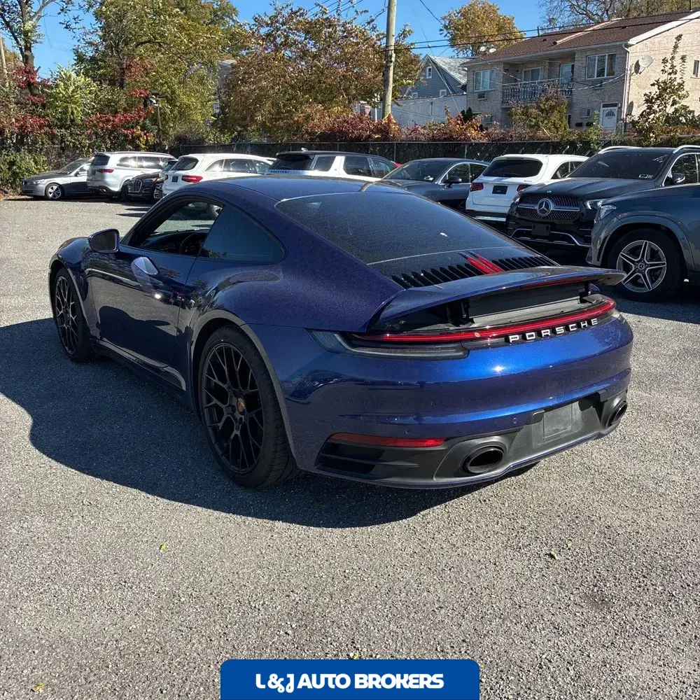 2020 Porsche 911 Carrera