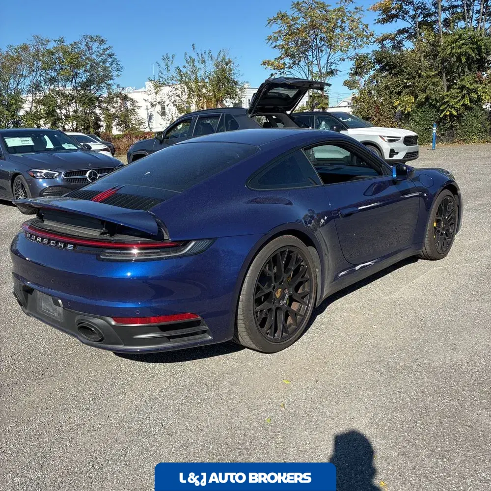 2020 Porsche 911 Carrera