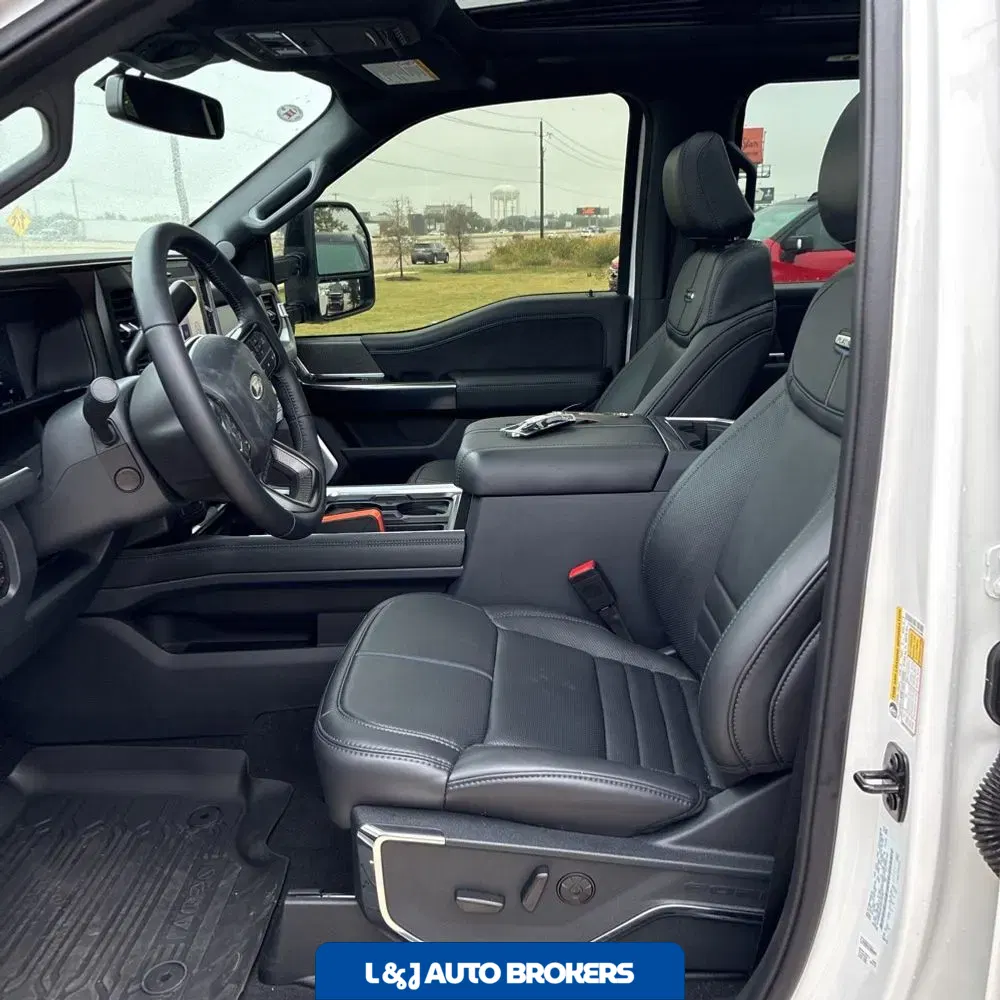 2025 Ford F450SD Platinum