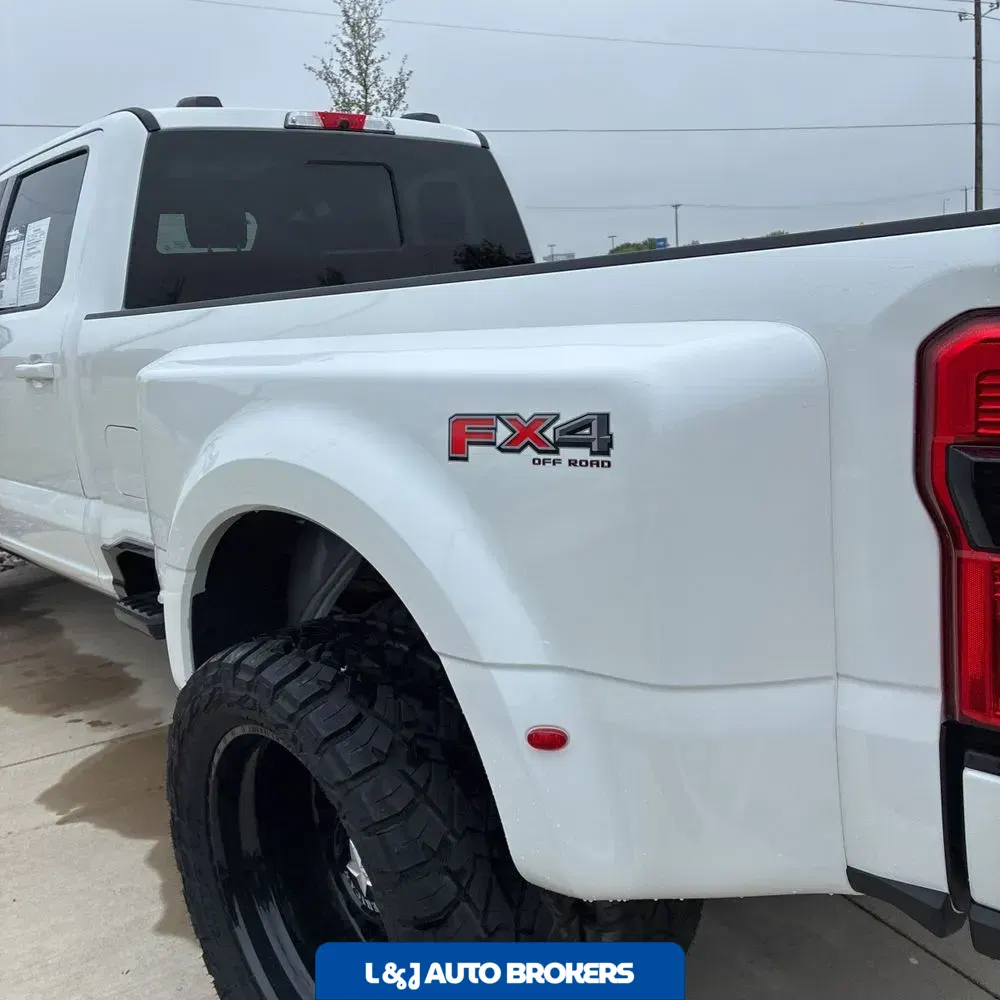 2025 Ford F450SD Platinum