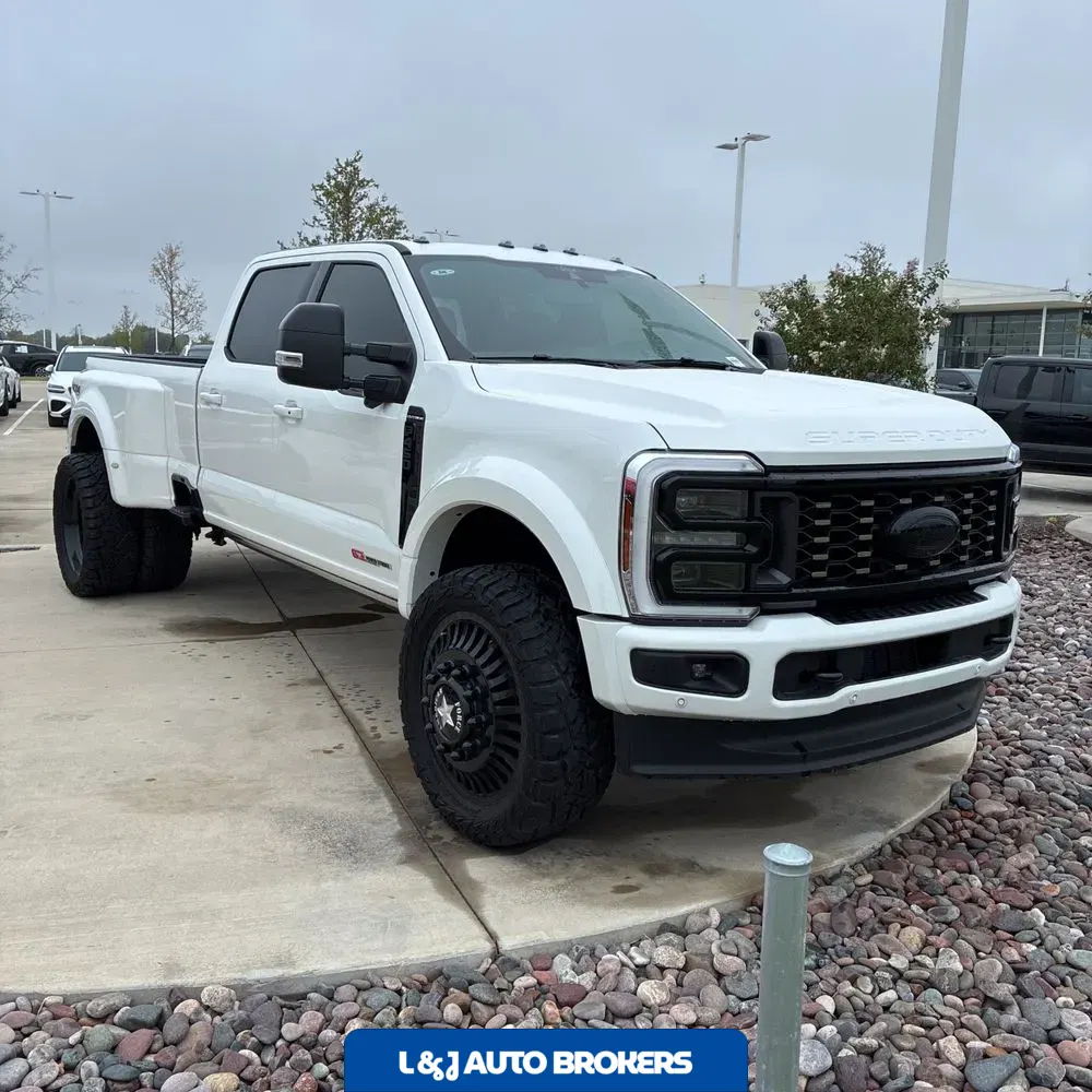 2025 Ford F450SD Platinum