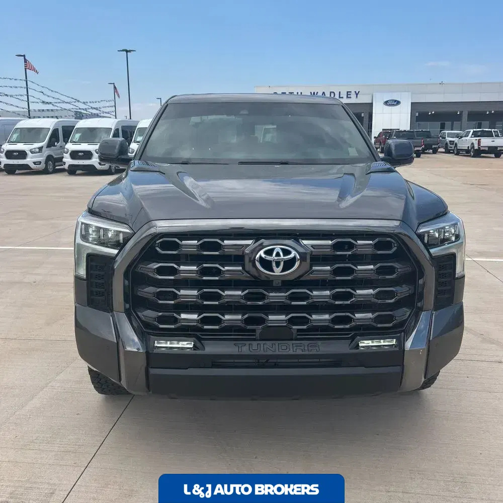 2023 Toyota Tundra Platinum HV
