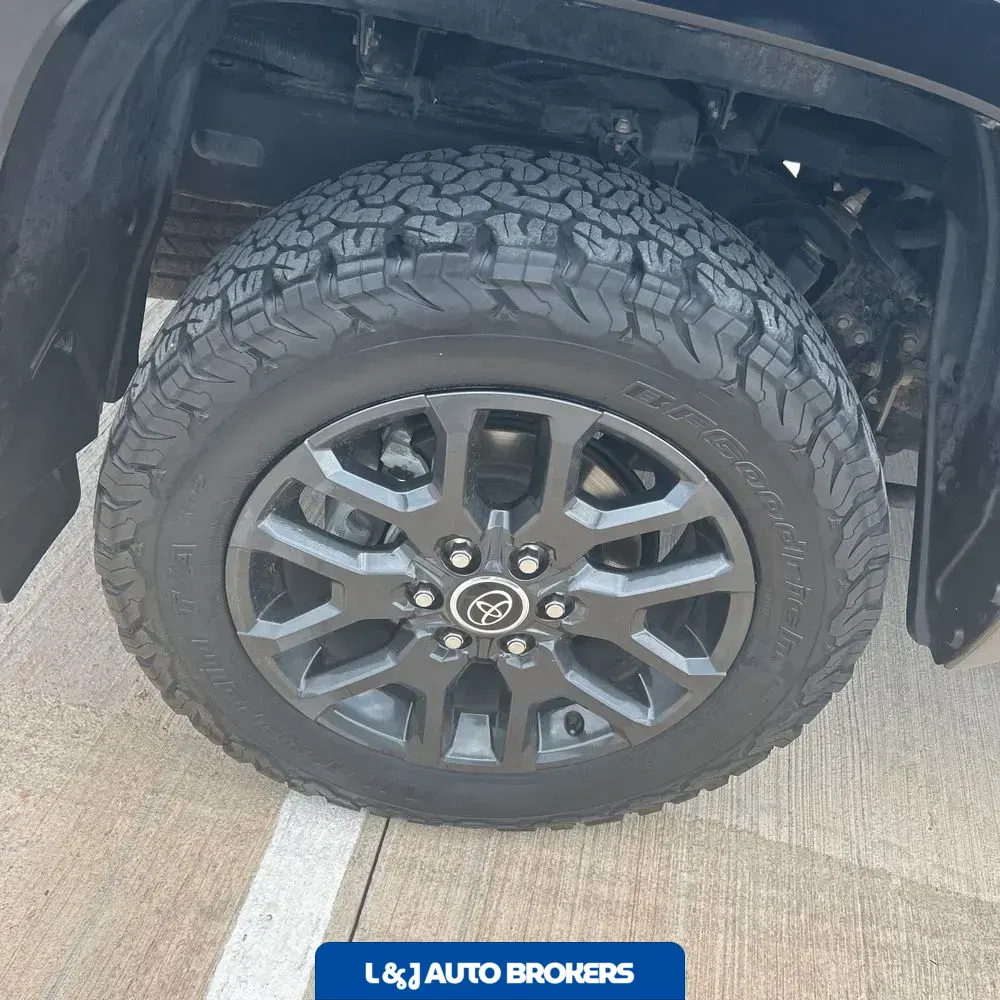 2023 Toyota Tundra Platinum HV