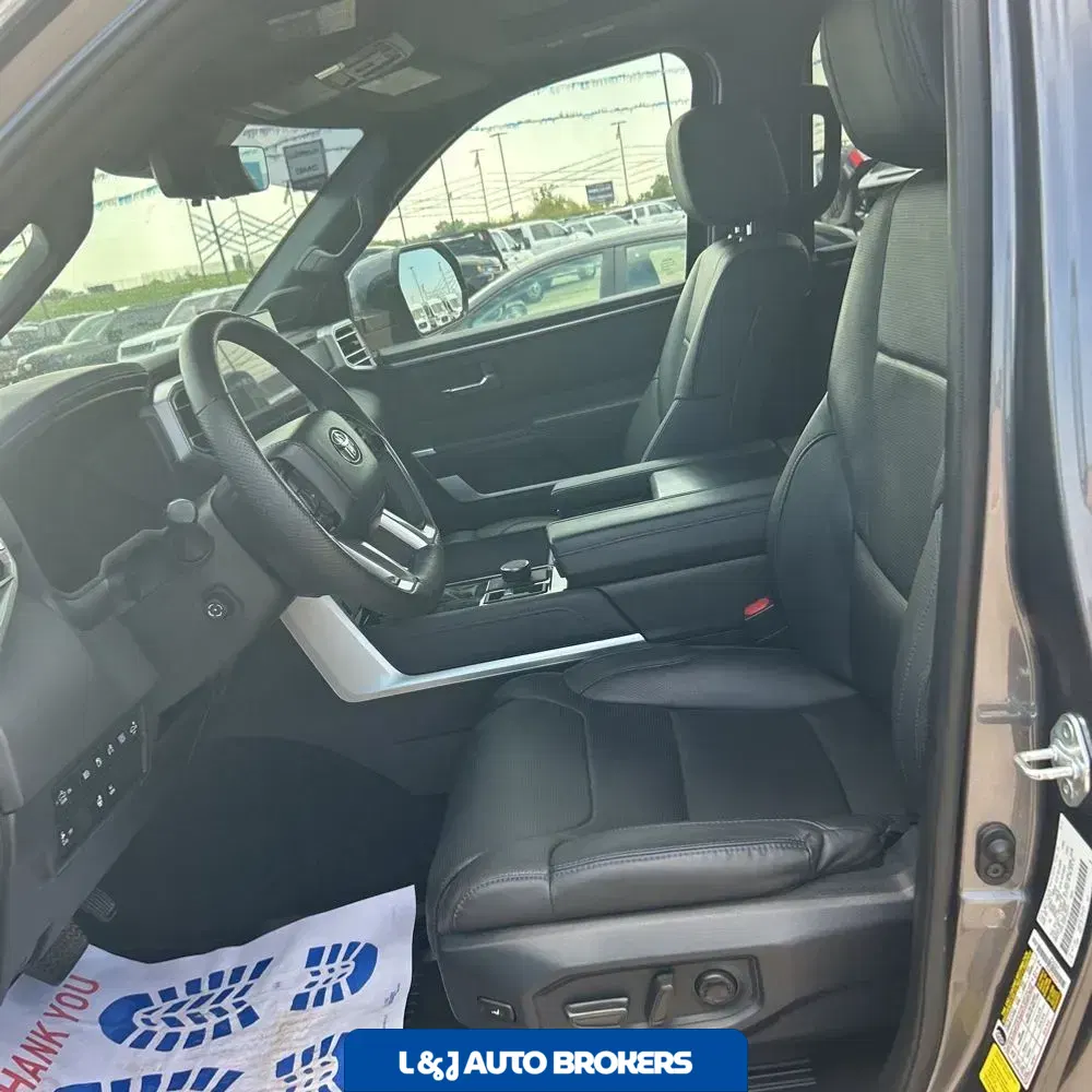2023 Toyota Tundra Platinum HV