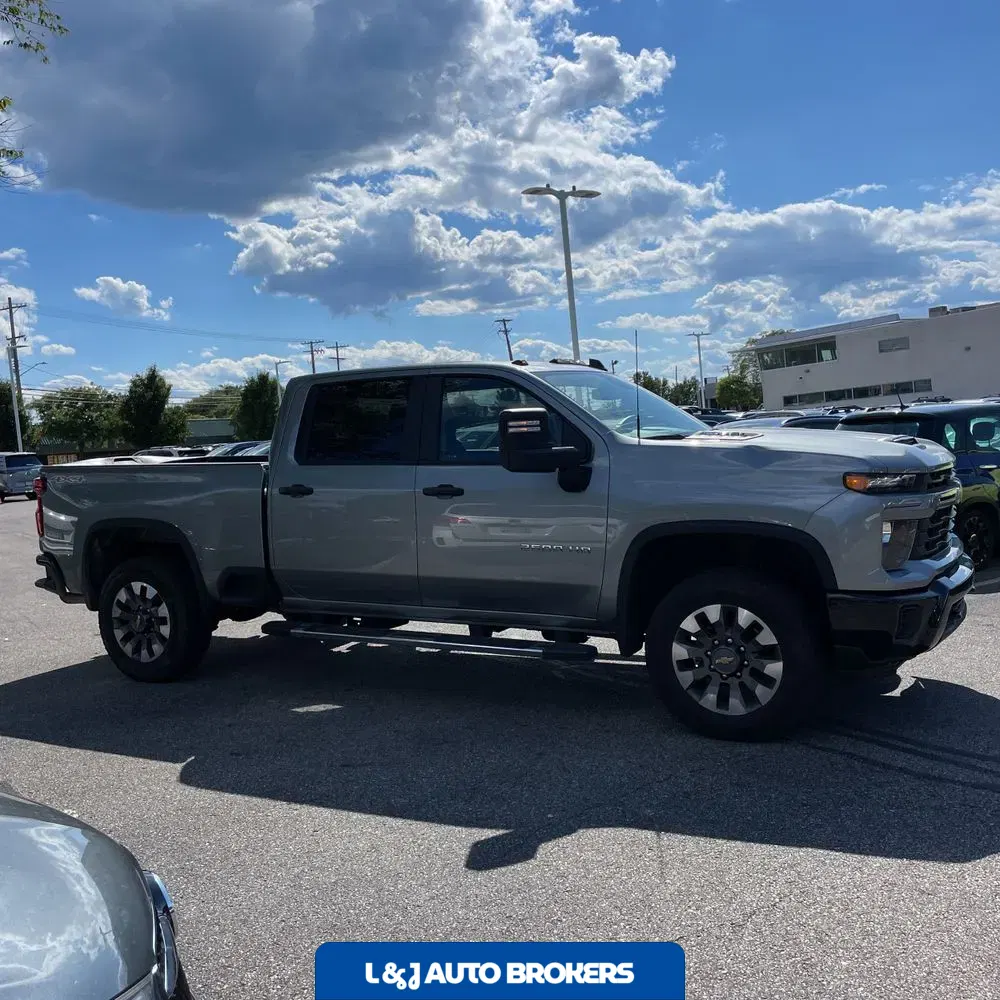 2024 Chevrolet Silverado 2500HD Custom