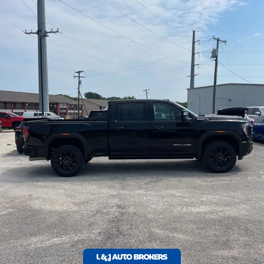 2025 GMC Sierra 2500HD AT4