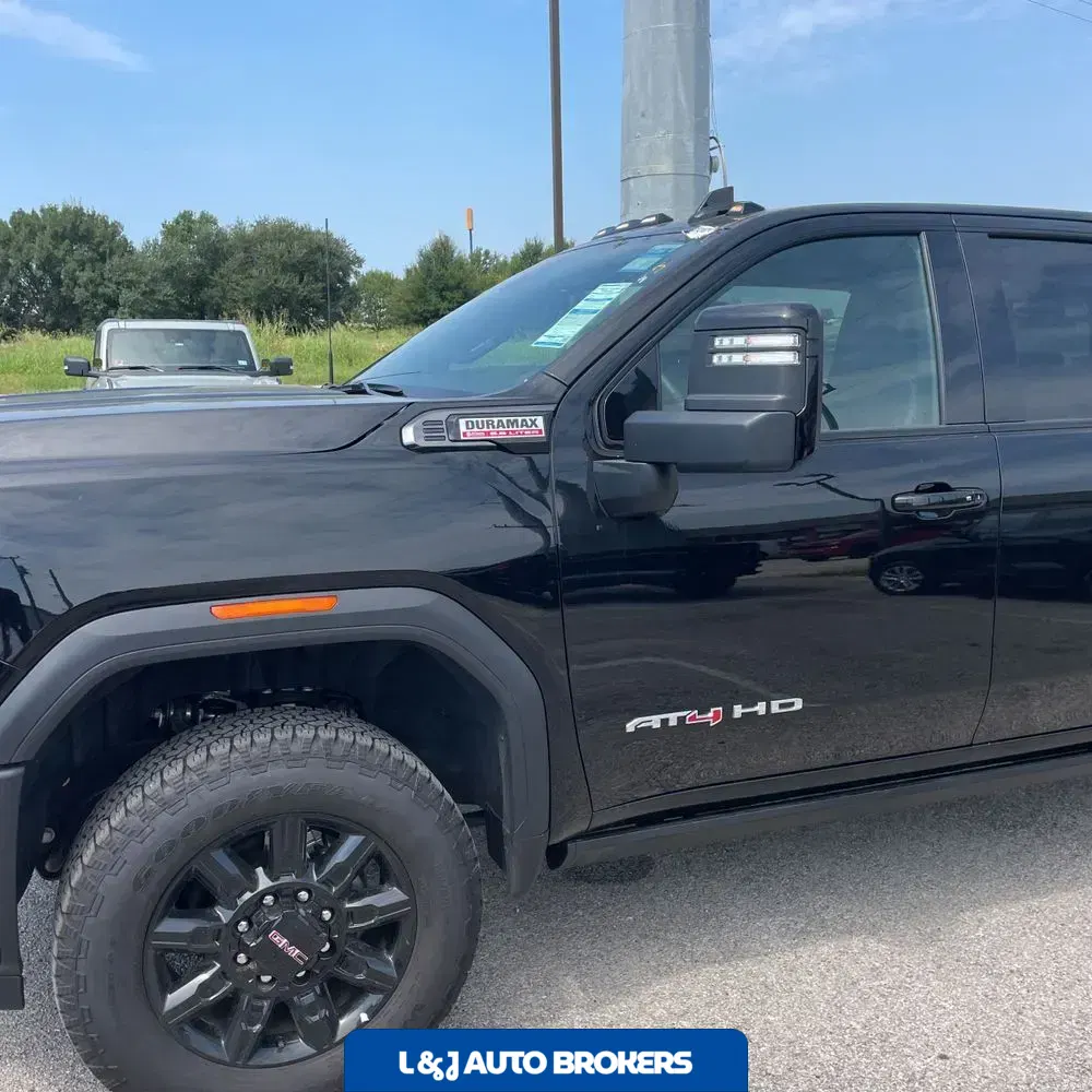 2025 GMC Sierra 2500HD AT4