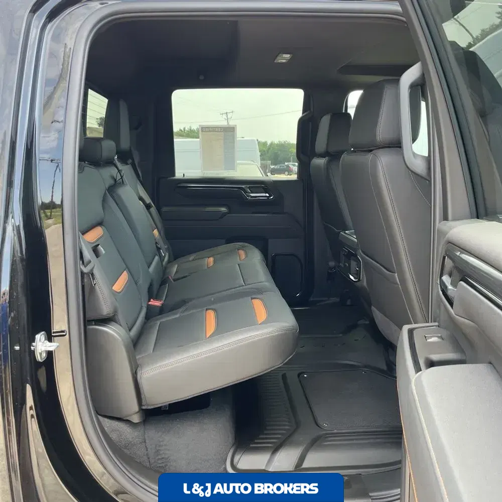 2025 GMC Sierra 2500HD AT4