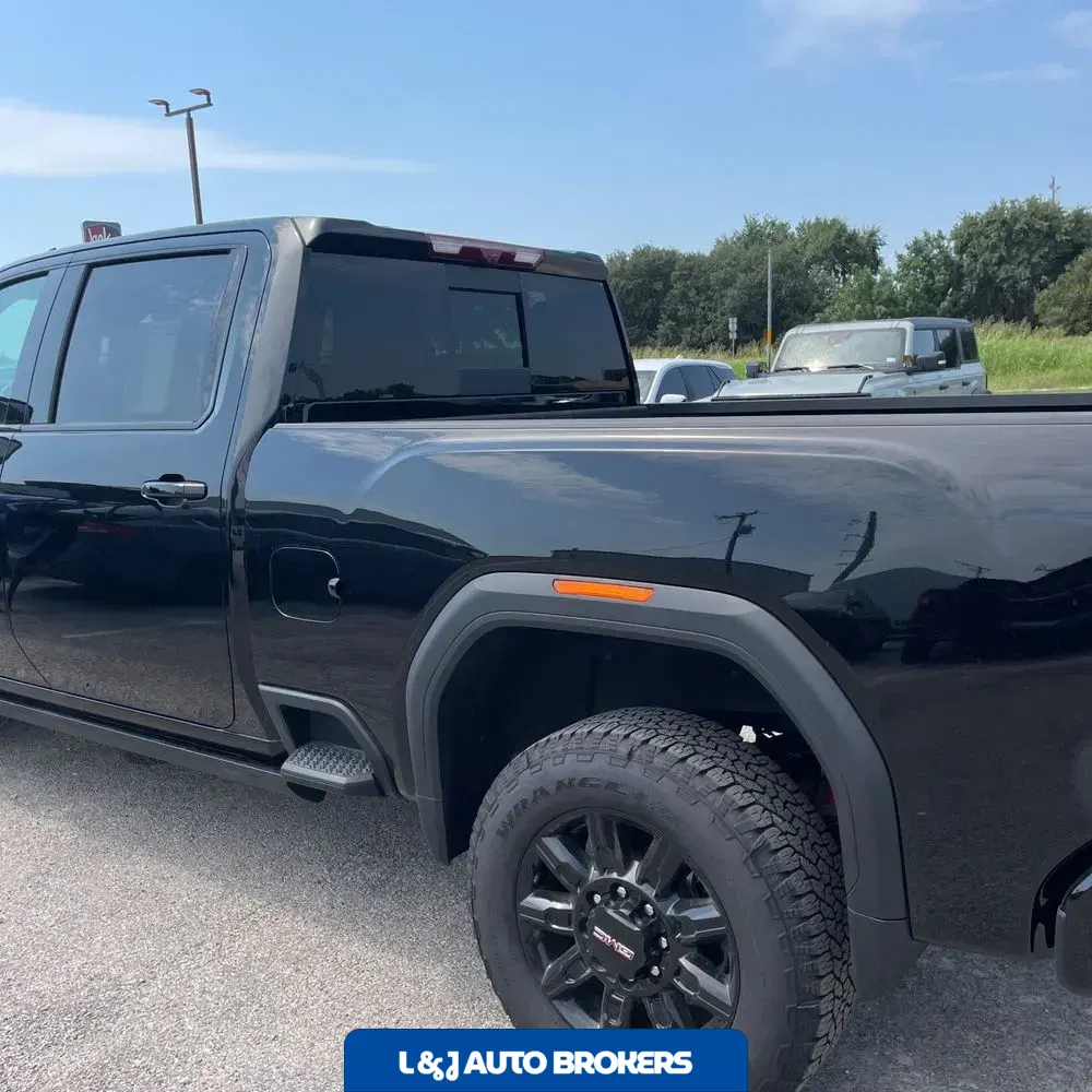 2025 GMC Sierra 2500HD AT4
