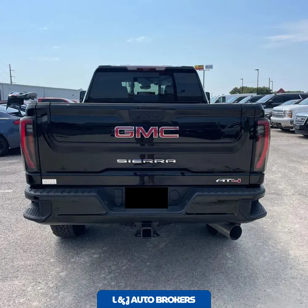 2025 GMC Sierra 2500HD AT4