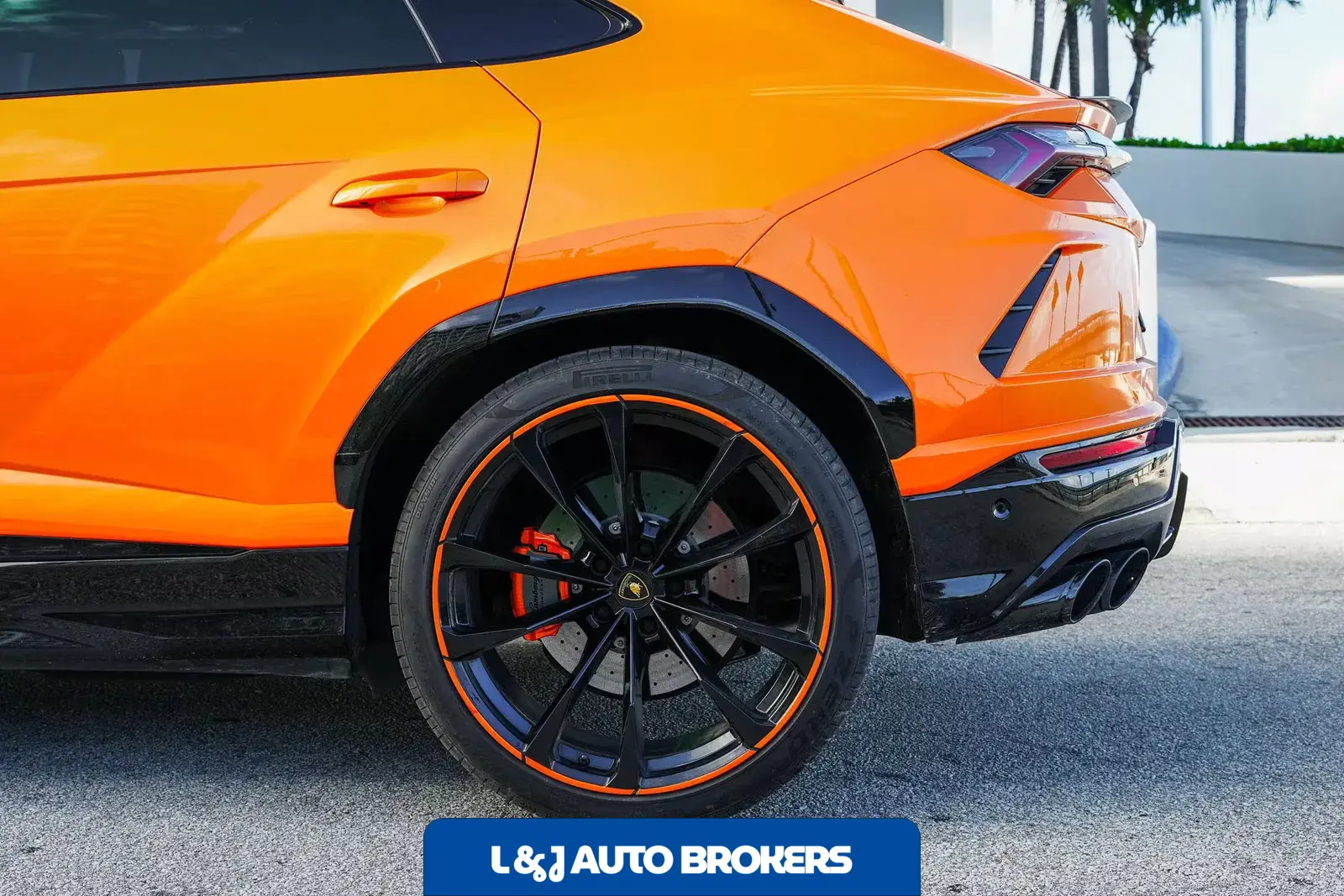 2022 Lamborghini Urus Pearl Capsule