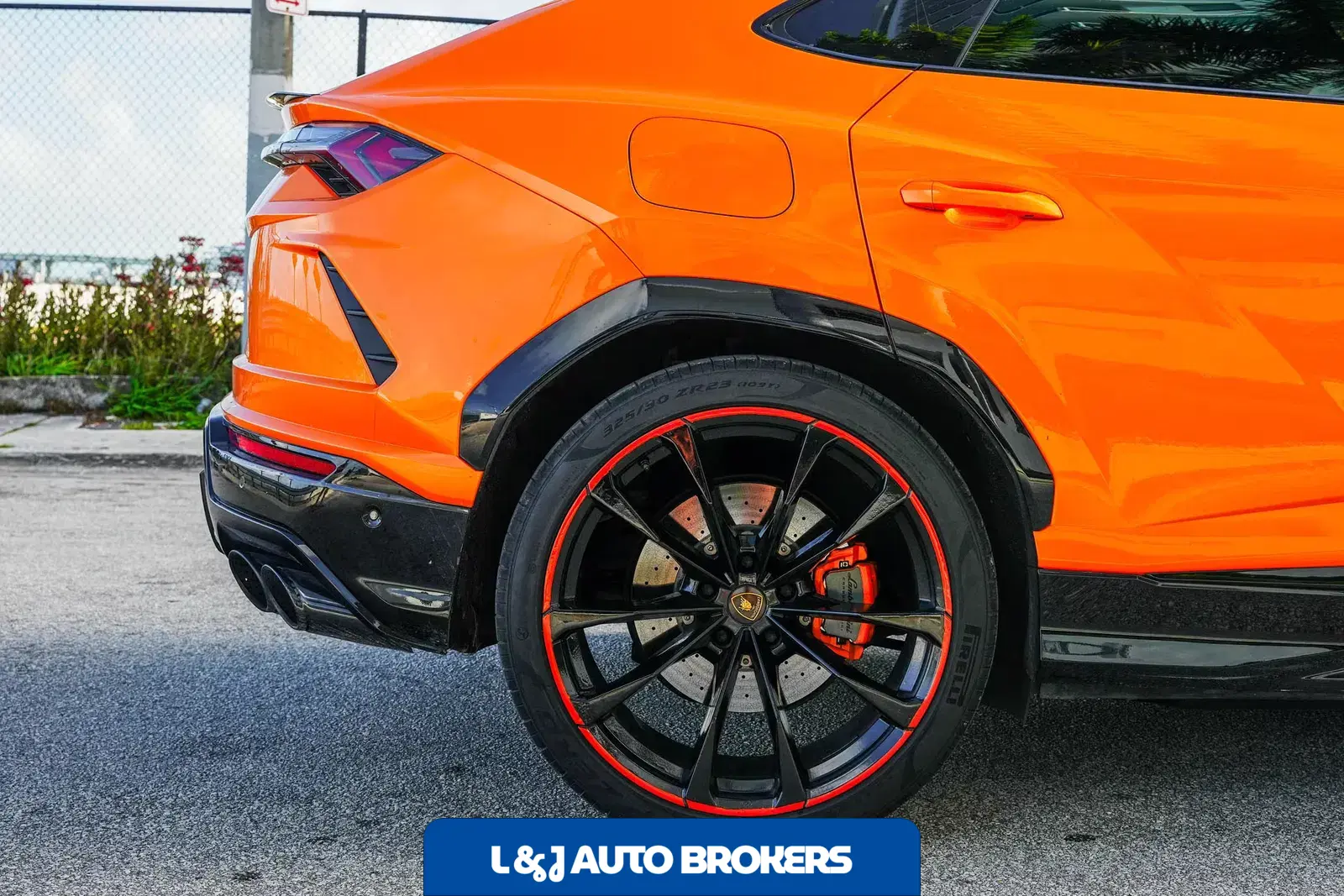 2022 Lamborghini Urus Pearl Capsule