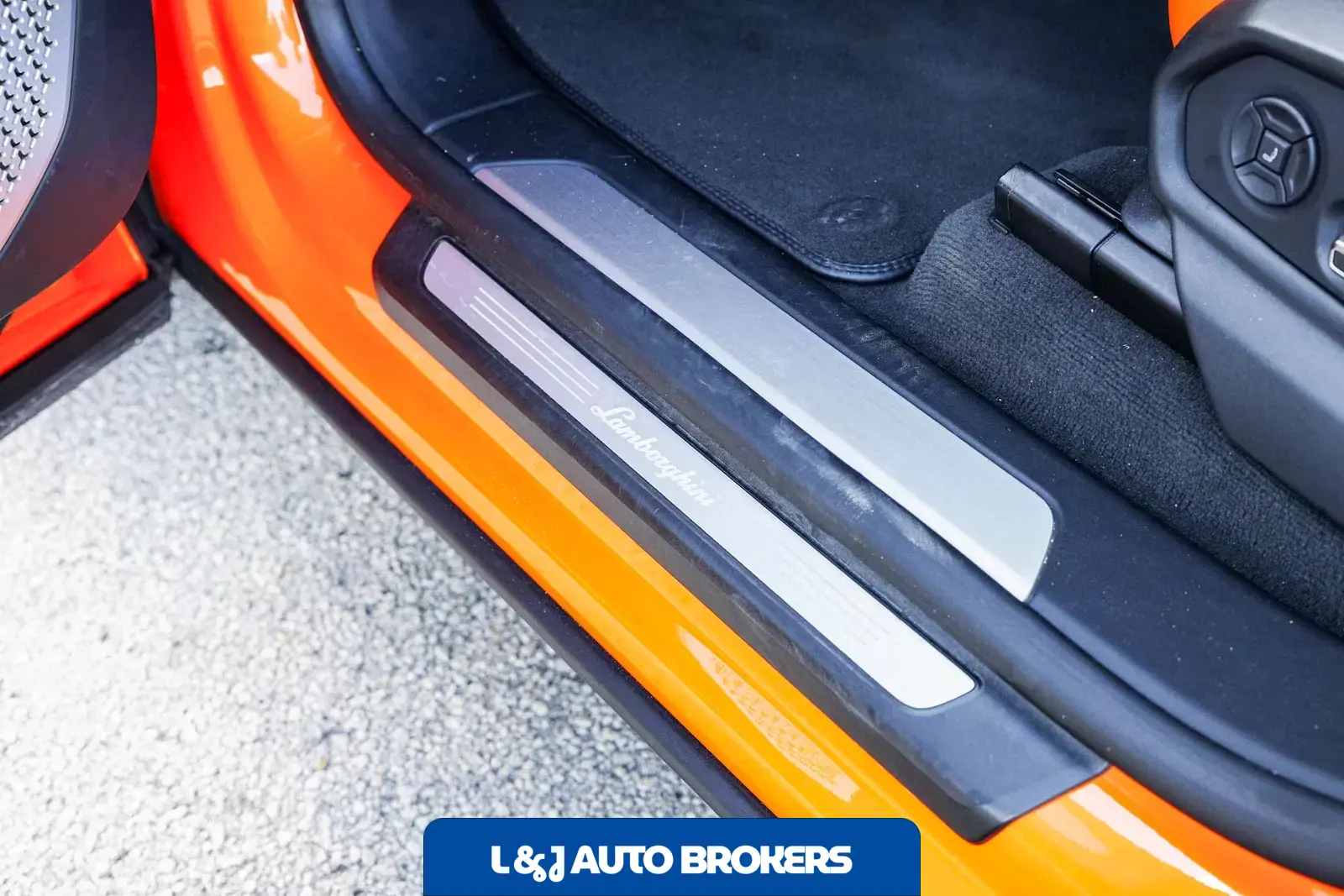 2022 Lamborghini Urus Pearl Capsule
