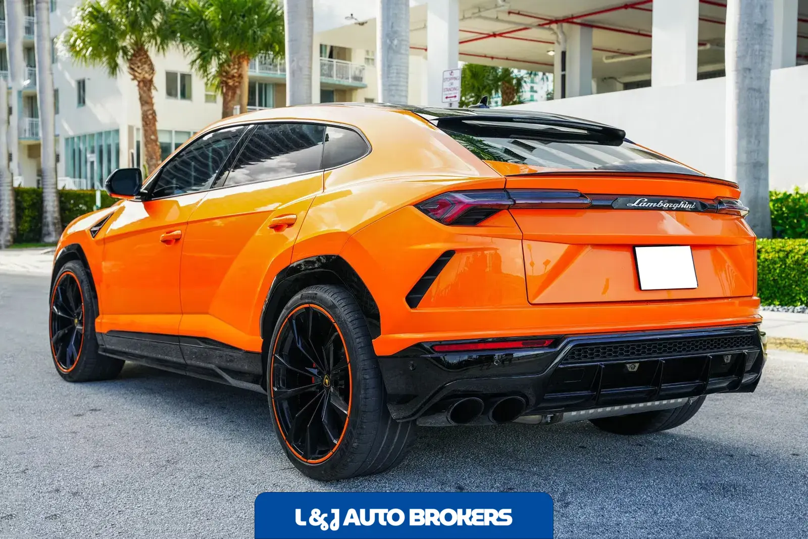 2022 Lamborghini Urus Pearl Capsule