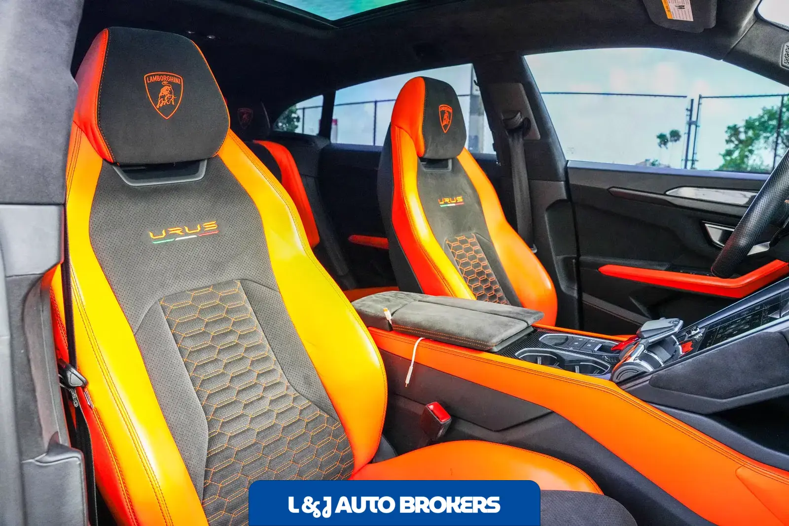2022 Lamborghini Urus Pearl Capsule
