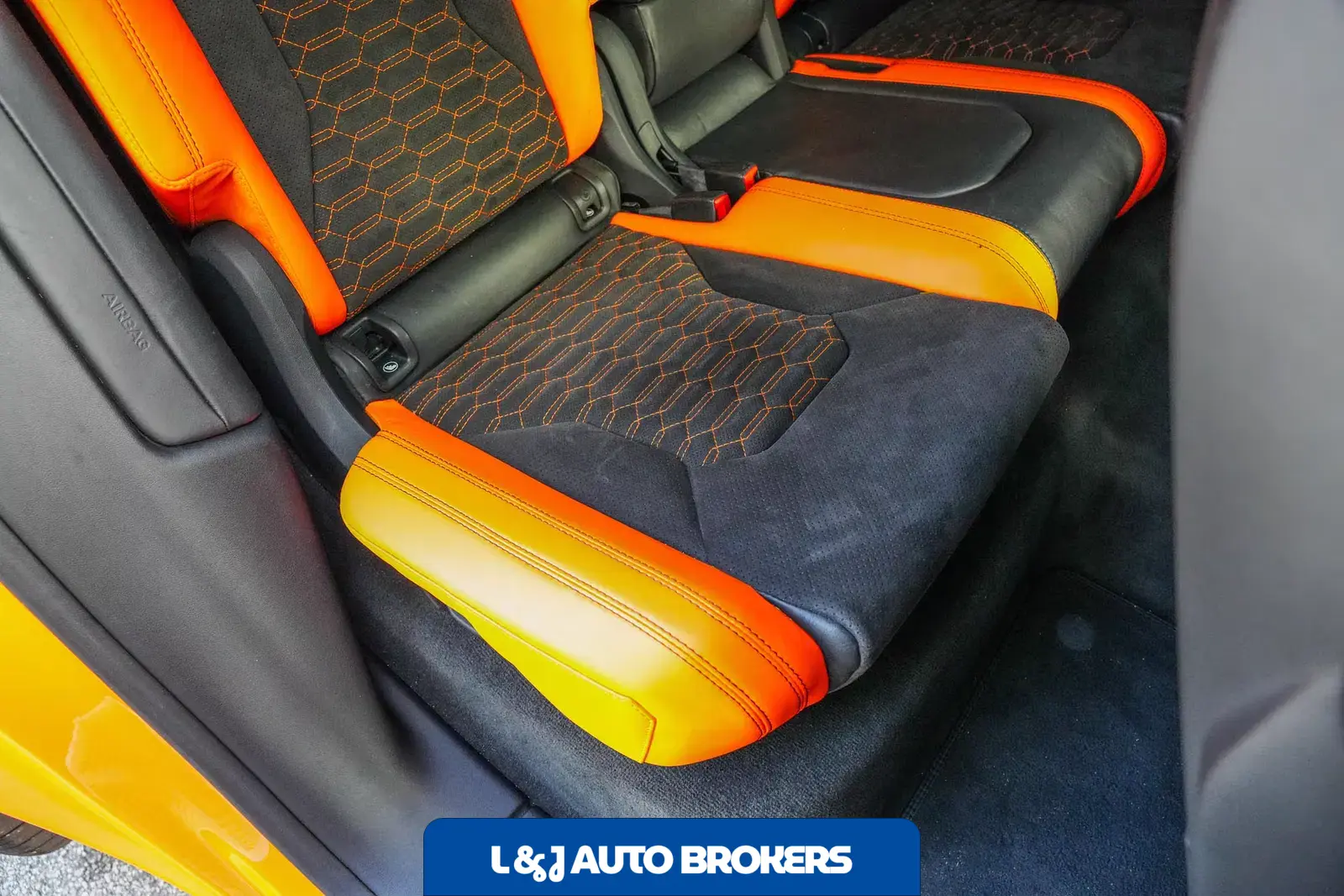 2022 Lamborghini Urus Pearl Capsule
