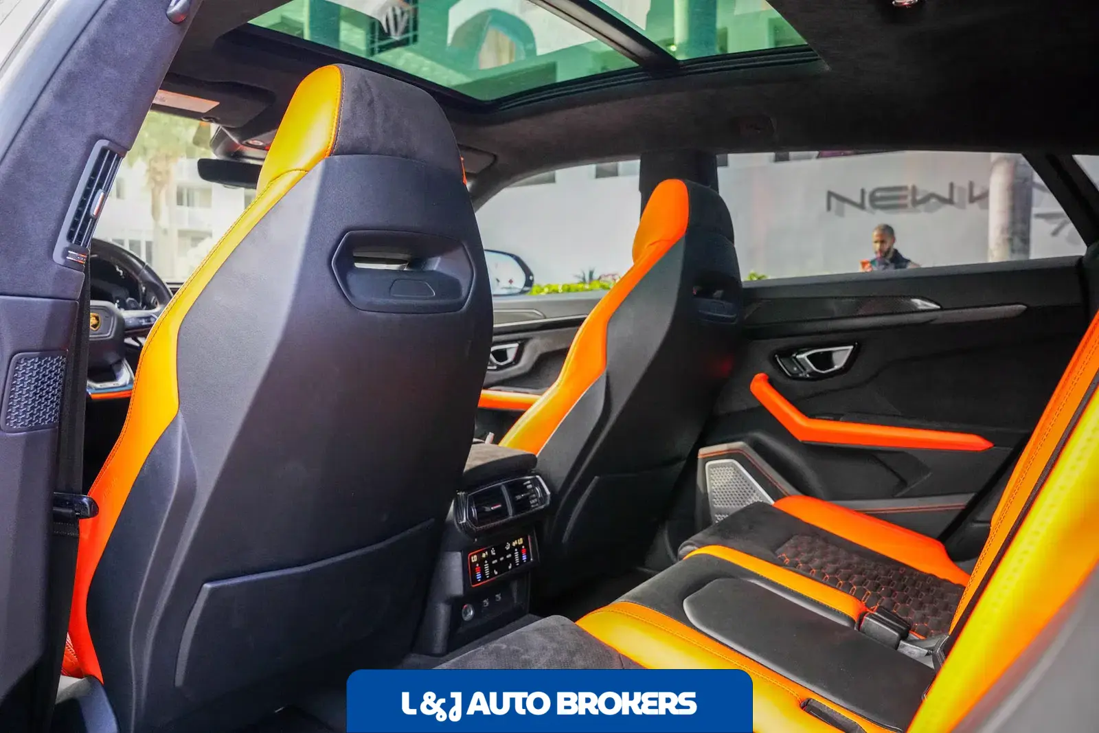 2022 Lamborghini Urus Pearl Capsule