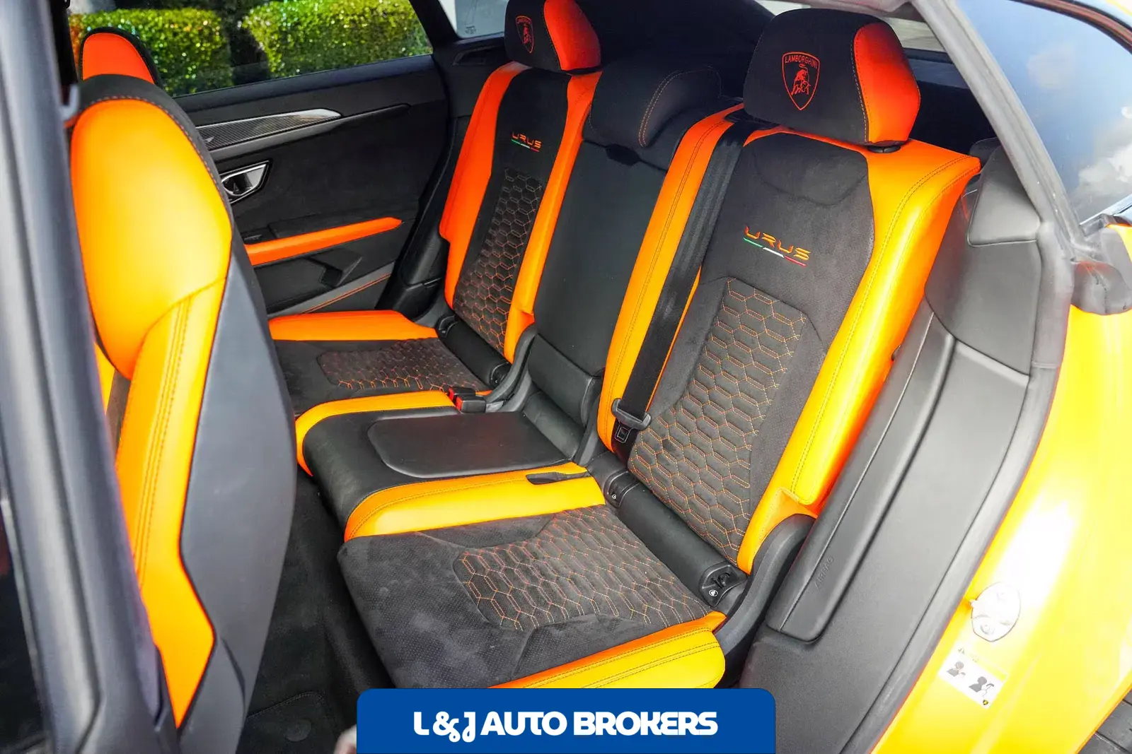 2022 Lamborghini Urus Pearl Capsule
