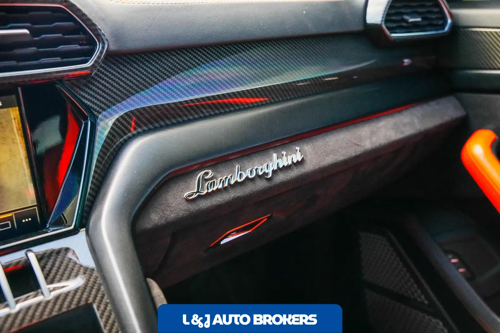 2022 Lamborghini Urus Pearl Capsule