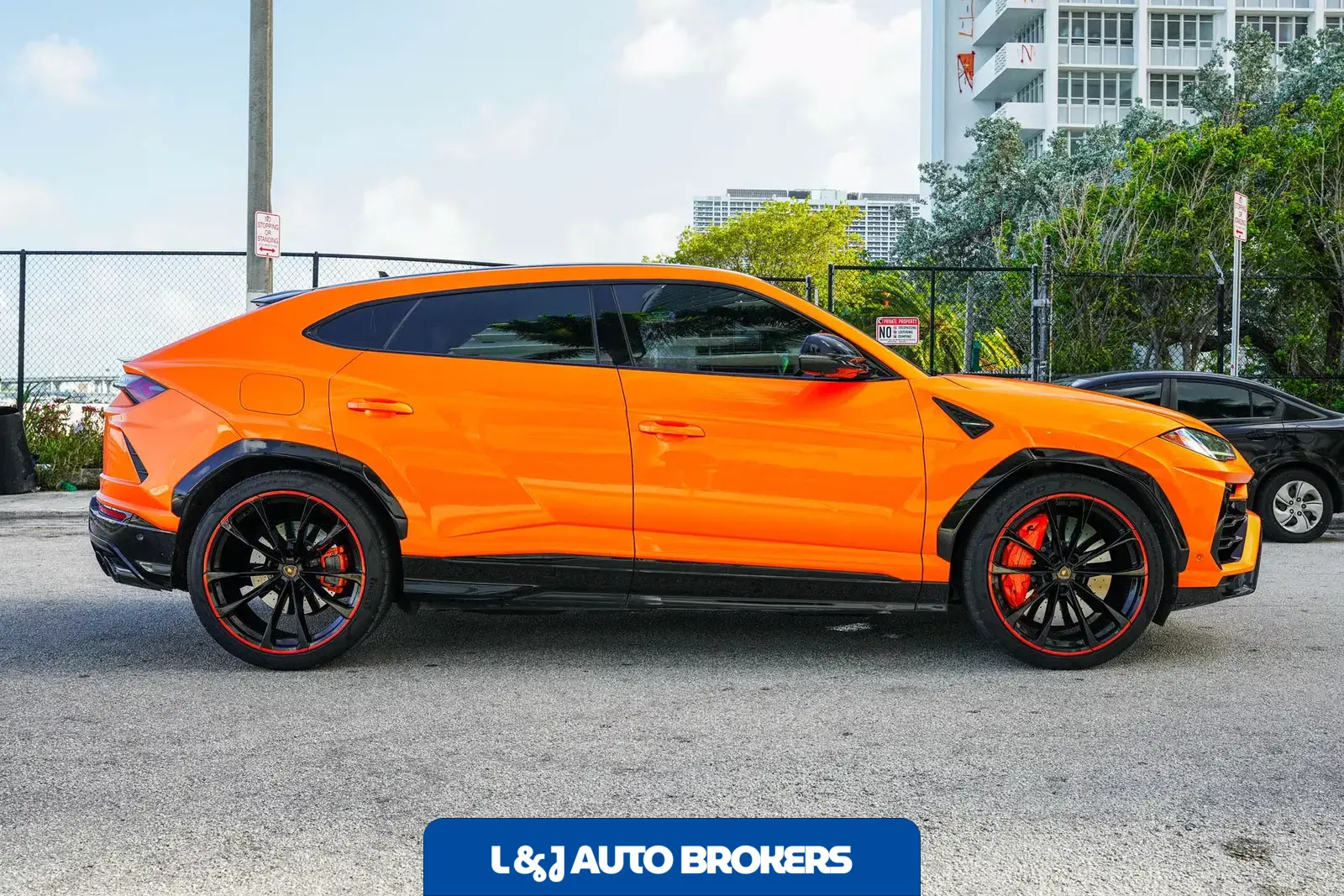 2022 Lamborghini Urus Pearl Capsule