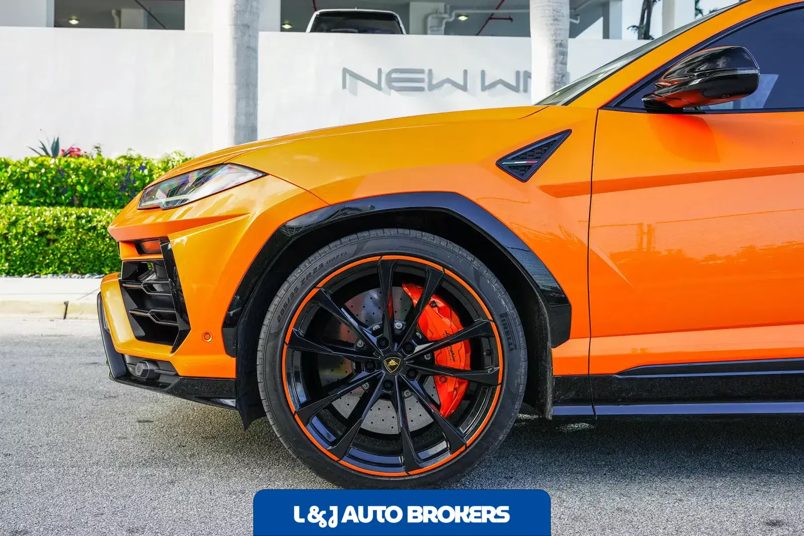 2022 Lamborghini Urus Pearl Capsule