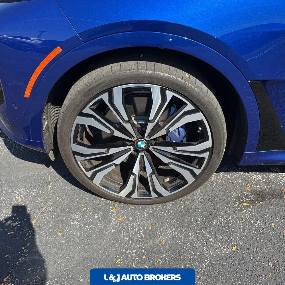 2024 BMW X7 M60i