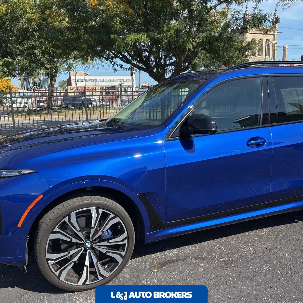 2024 BMW X7 M60i