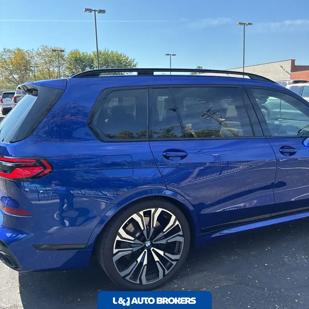 2024 BMW X7 M60i