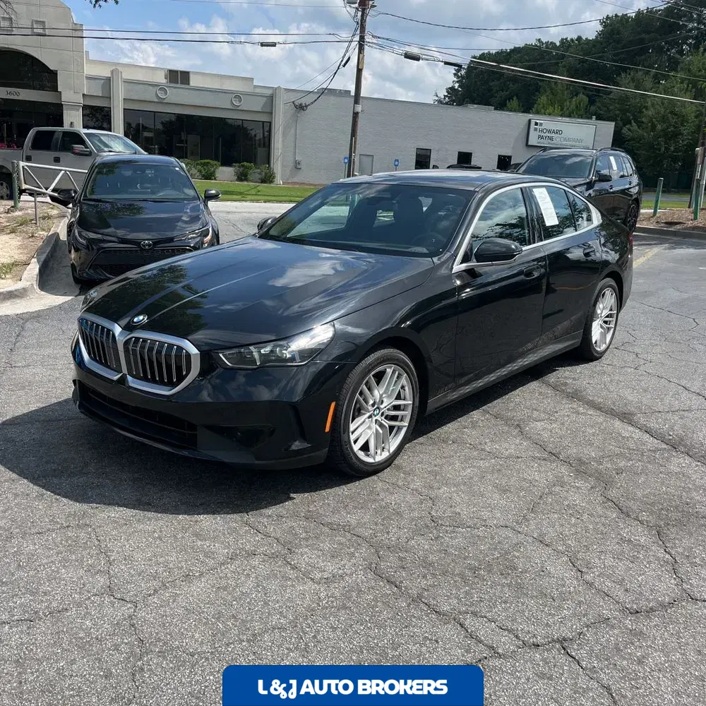 2025 BMW 5-Series 530i