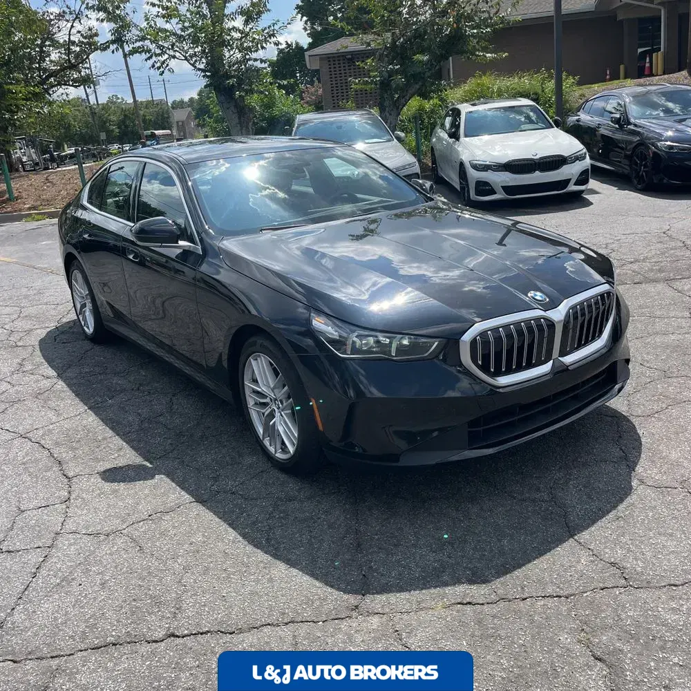 2025 BMW 5-Series 530i
