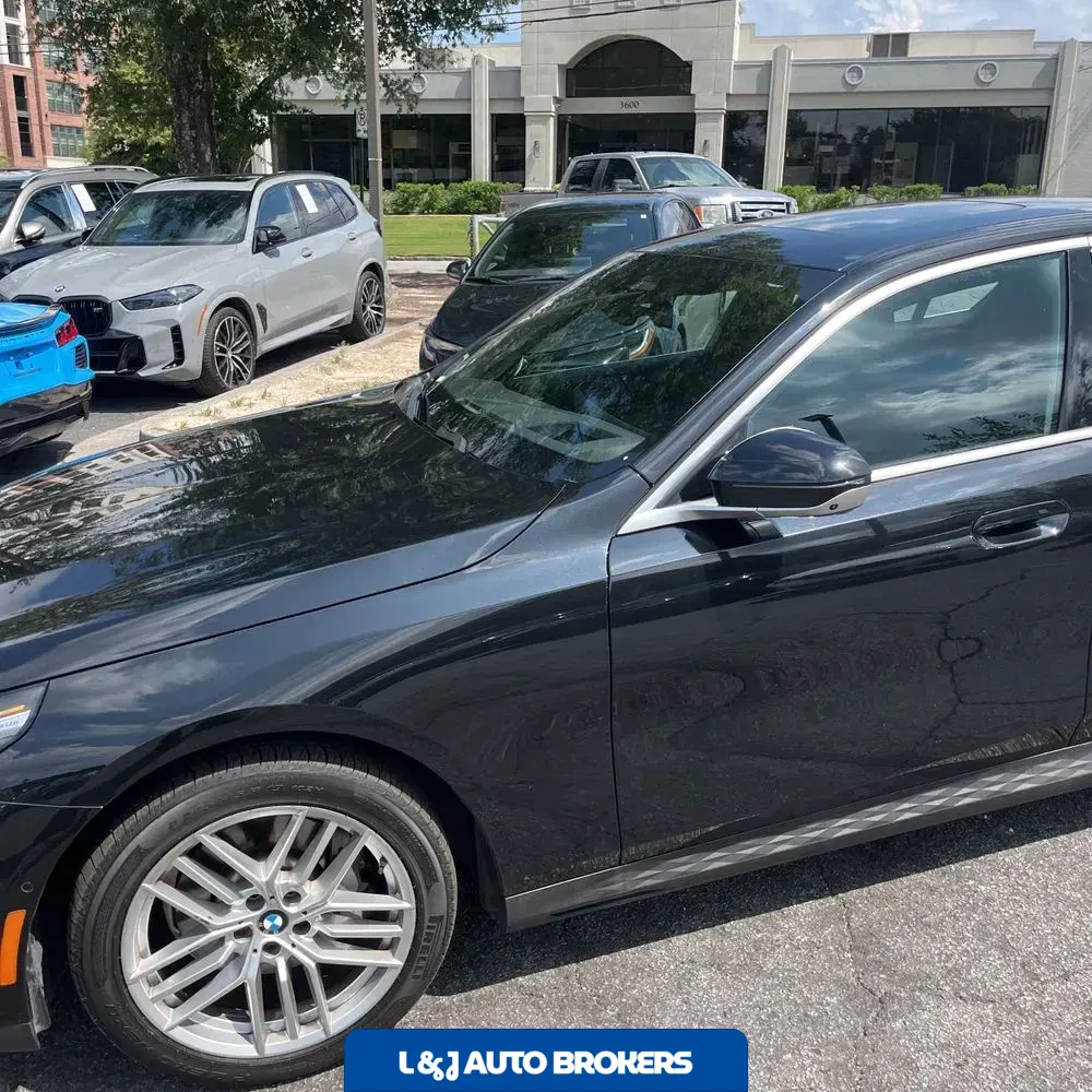 2025 BMW 5-Series 530i