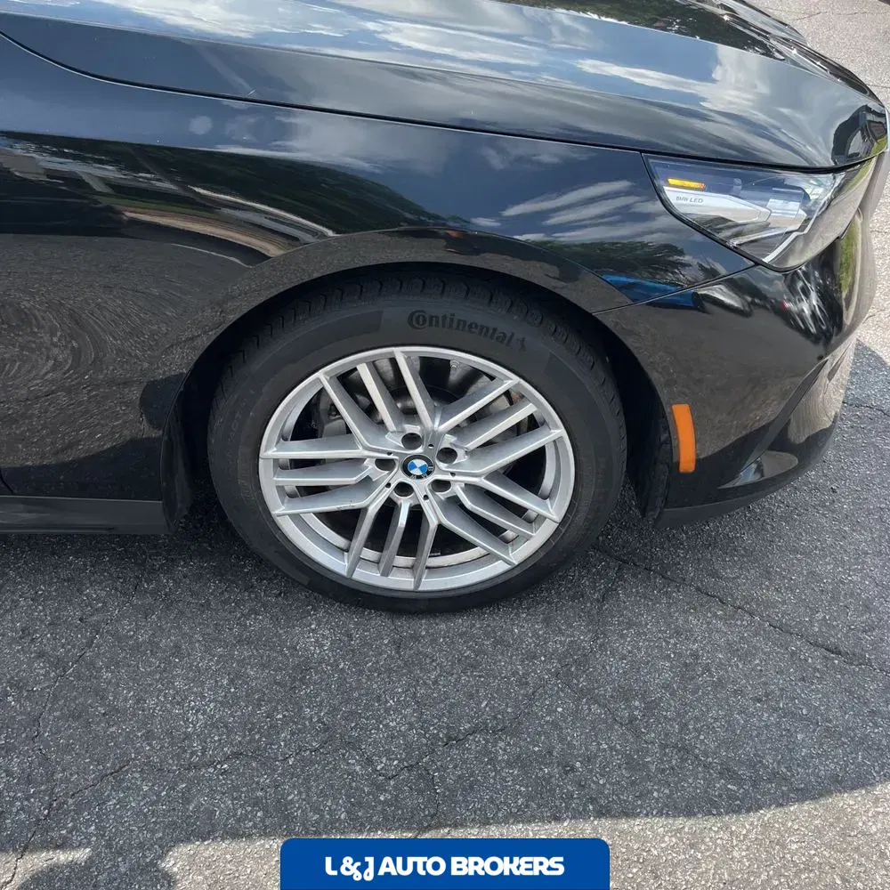 2025 BMW 5-Series 530i