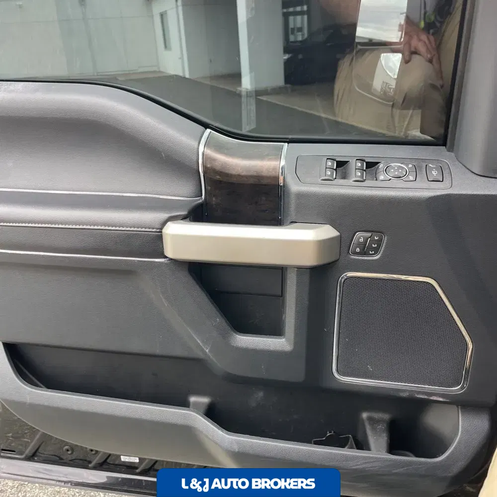 2022 Ford F-350 Super Duty Lariat