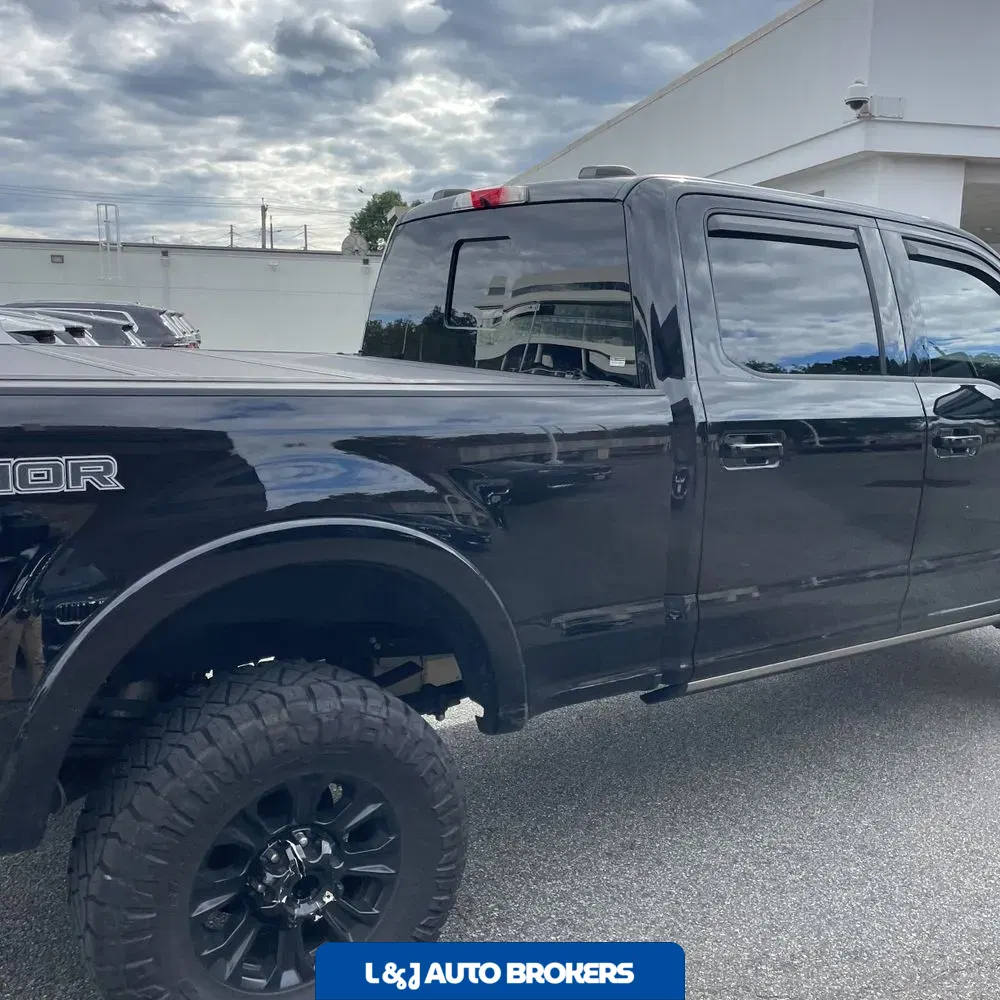 2022 Ford F-350 Super Duty Lariat