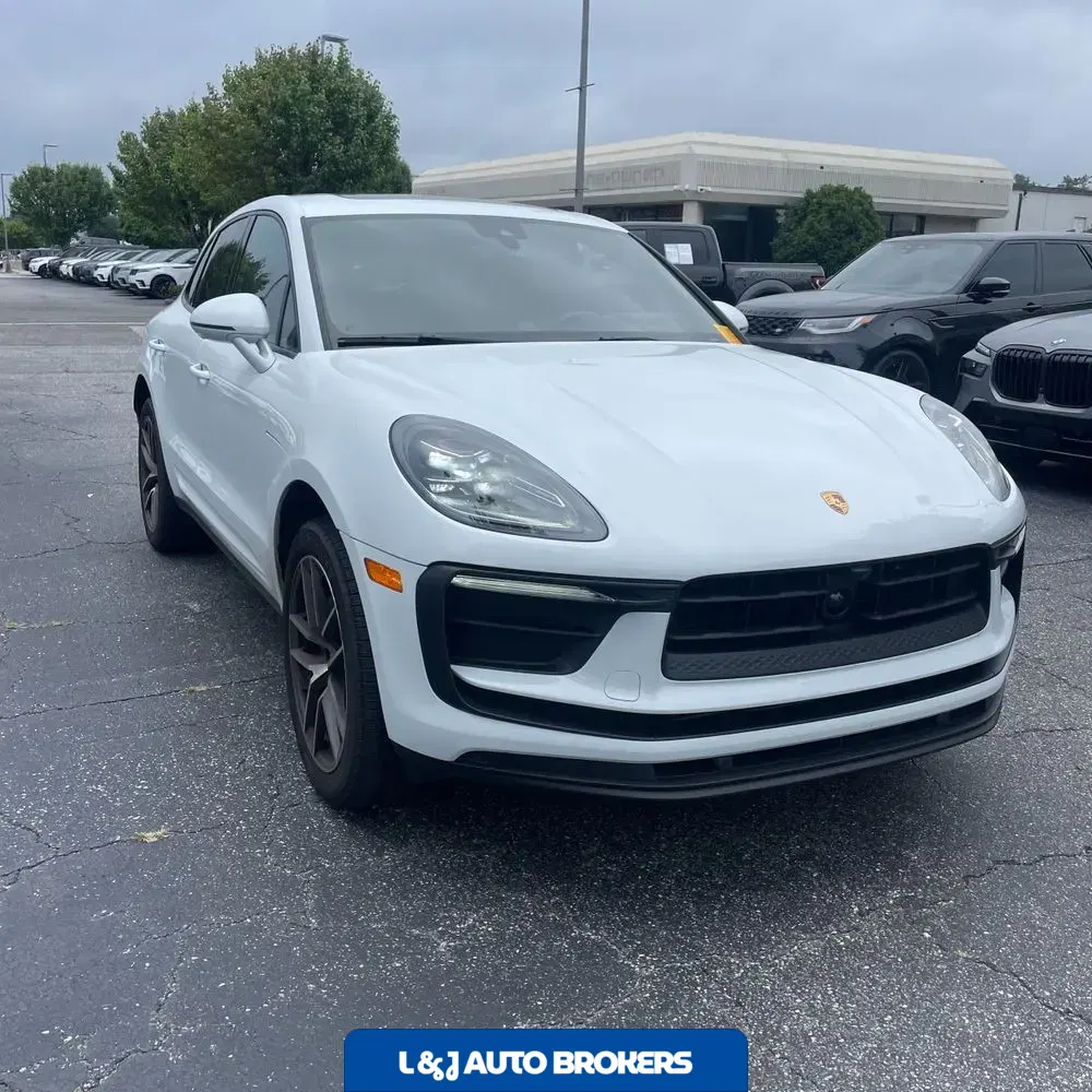 2024 Porsche Macan Base
