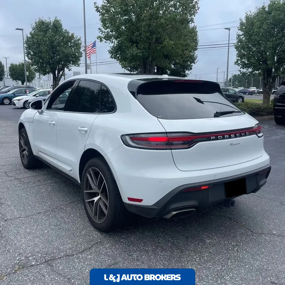 2024 Porsche Macan Base