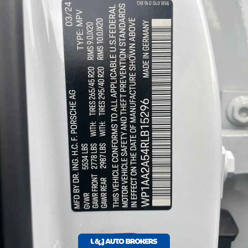 2024 Porsche Macan Base