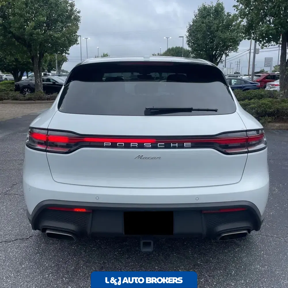 2024 Porsche Macan Base