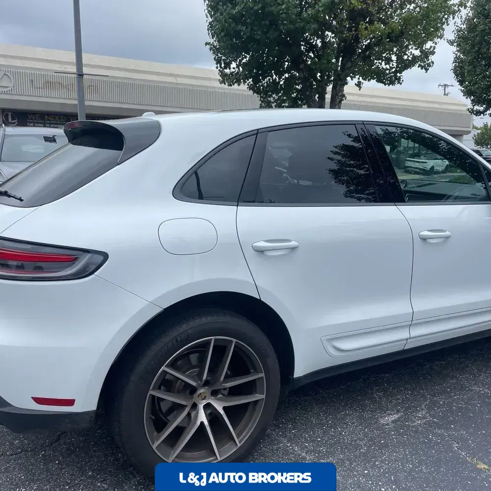 2024 Porsche Macan Base