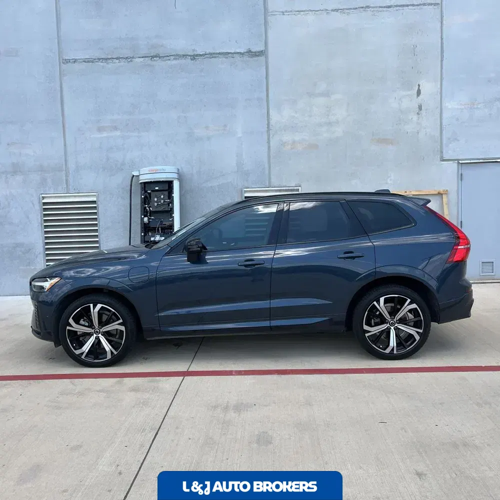 2024 Volvo XC60 T8 - Ultimate PHEV