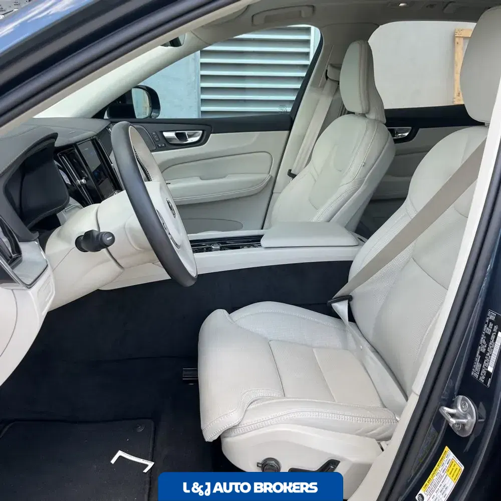 2024 Volvo XC60 T8 - Ultimate PHEV