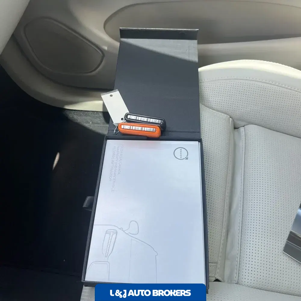 2024 Volvo XC60 T8 - Ultimate PHEV