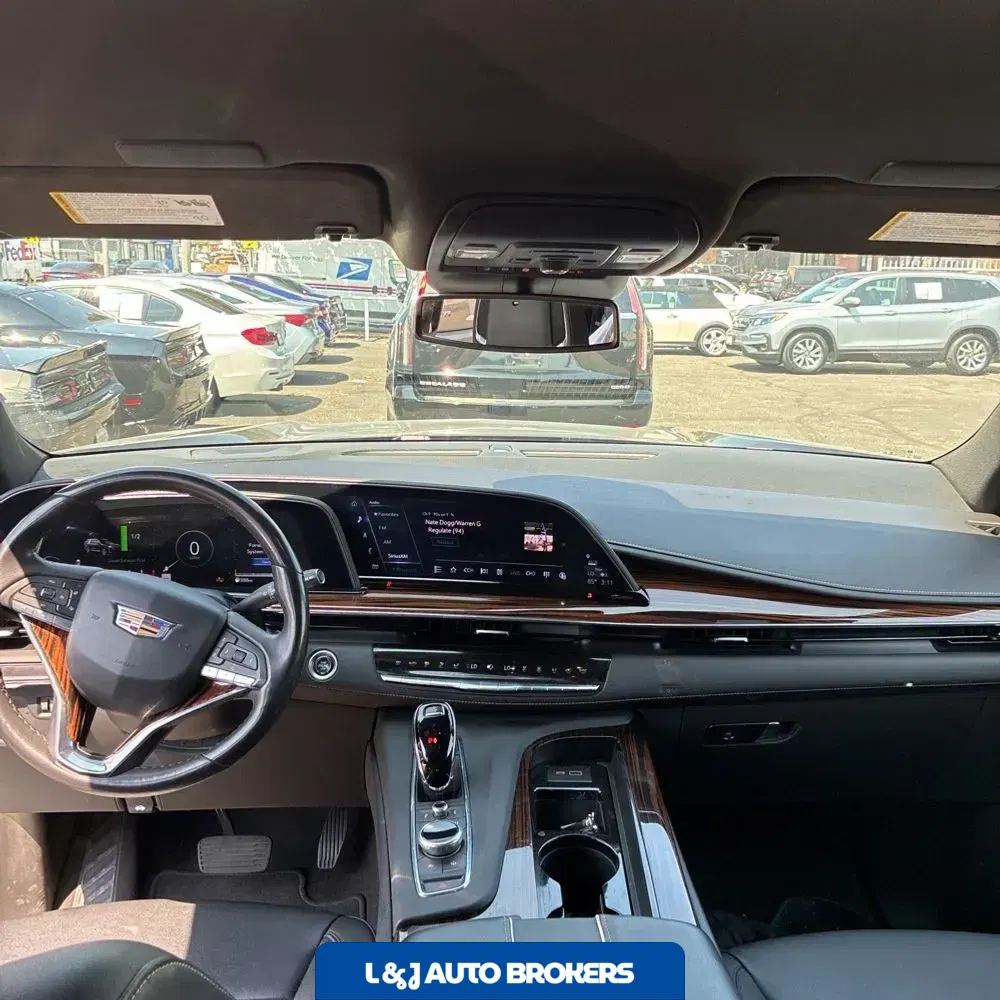 2023 Cadillac Escalade ESV Luxury
