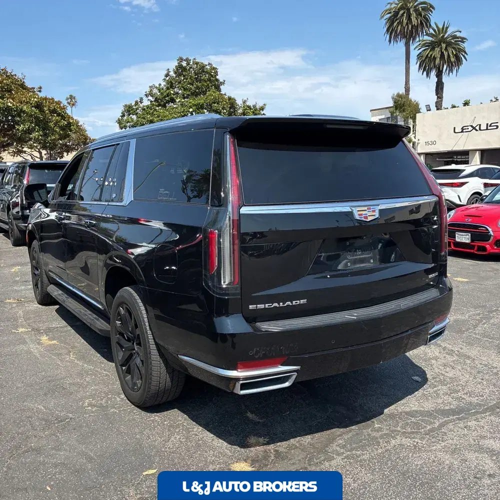 2023 Cadillac Escalade ESV Luxury