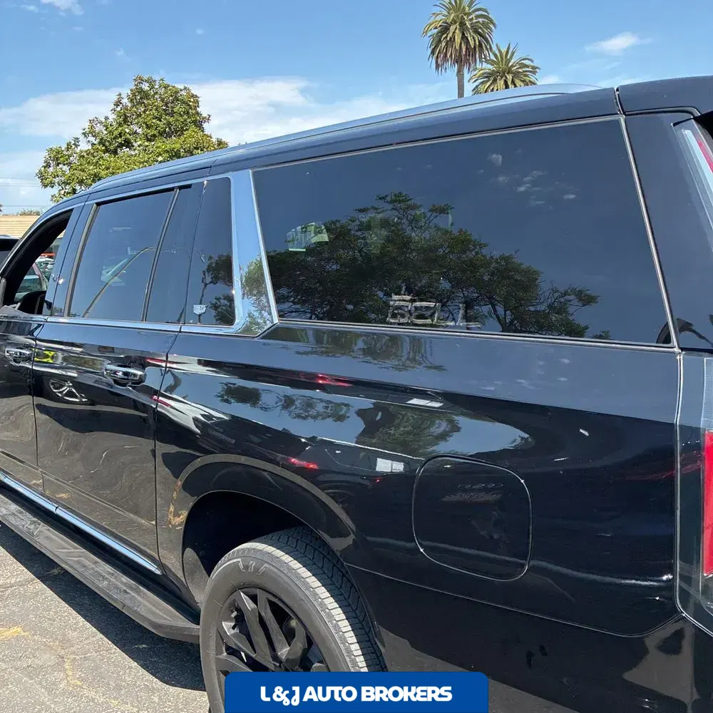2023 Cadillac Escalade ESV Luxury