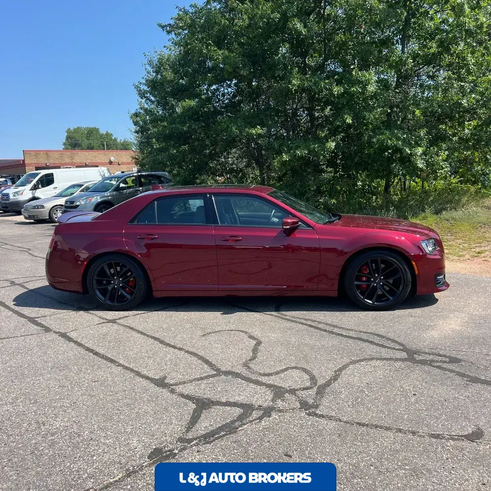 2023 Chrysler 300 C