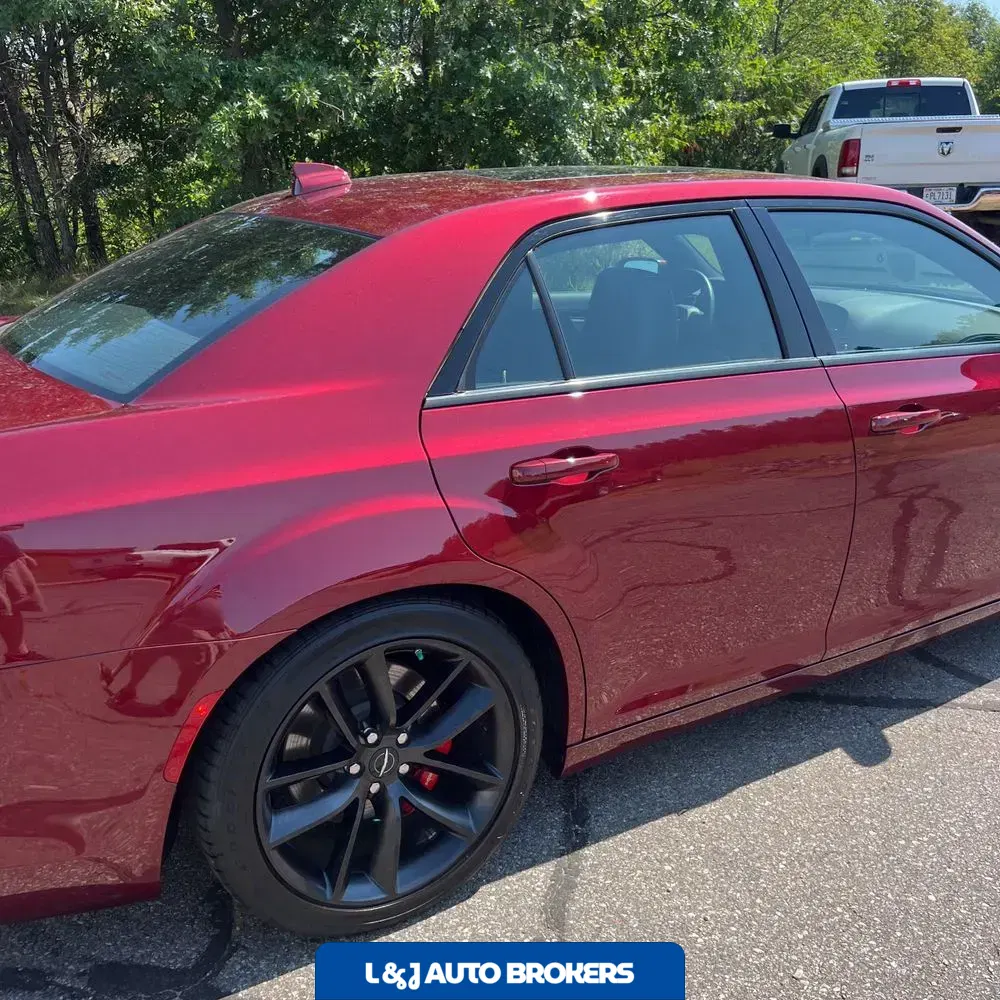 2023 Chrysler 300 C