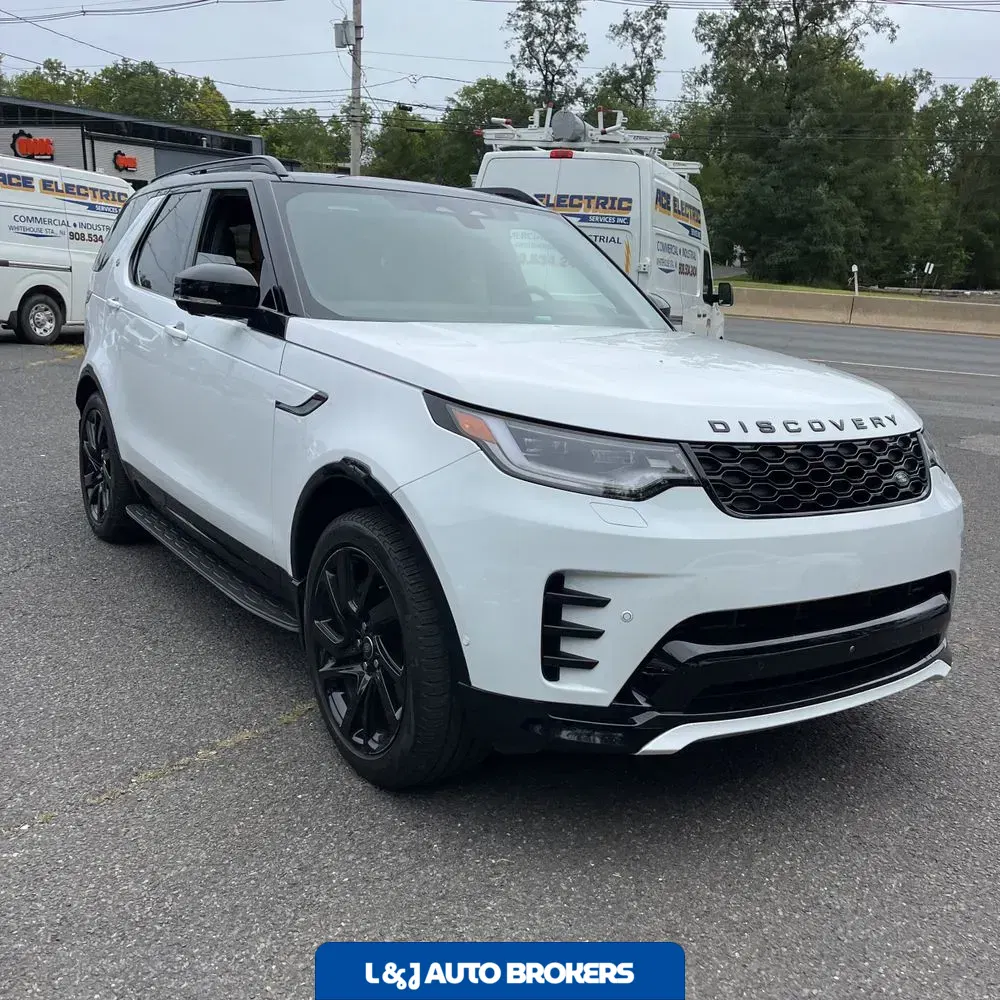 2024 Land Rover Discovery Dynamic SE P360