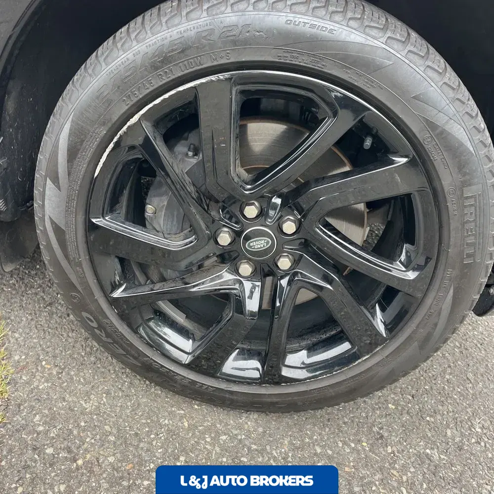 2024 Land Rover Discovery Dynamic SE P360