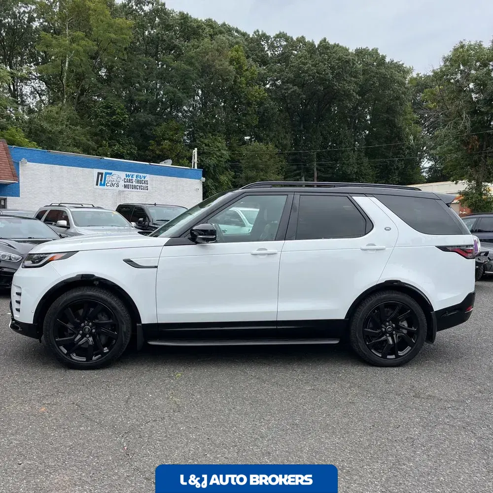 2024 Land Rover Discovery Dynamic SE P360